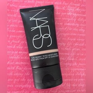NARS Tinted Moisturizer SPF 30 Sunscreen St Moritz Medium 1